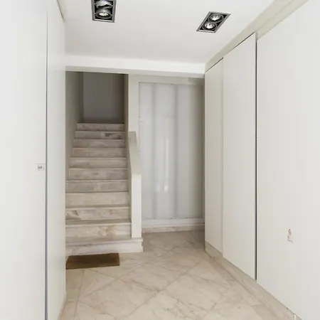 Appartement Joivy Joyful 2br With Terrace Nearby Sao Bento Palace