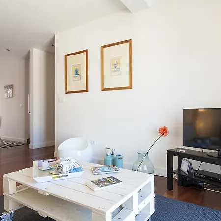 Joivy Joyful 2br With Terrace Nearby Sao Bento Palace * Lisboa