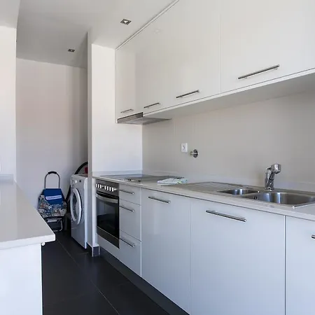 Joivy Joyful 2br With Terrace Nearby Sao Bento Palace * Lissabon