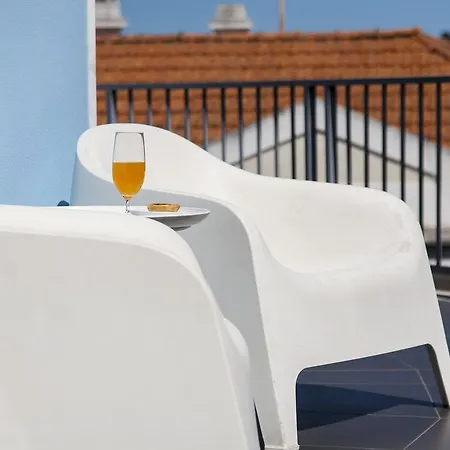 Appartement Joivy Joyful 2br With Terrace Nearby Sao Bento Palace
